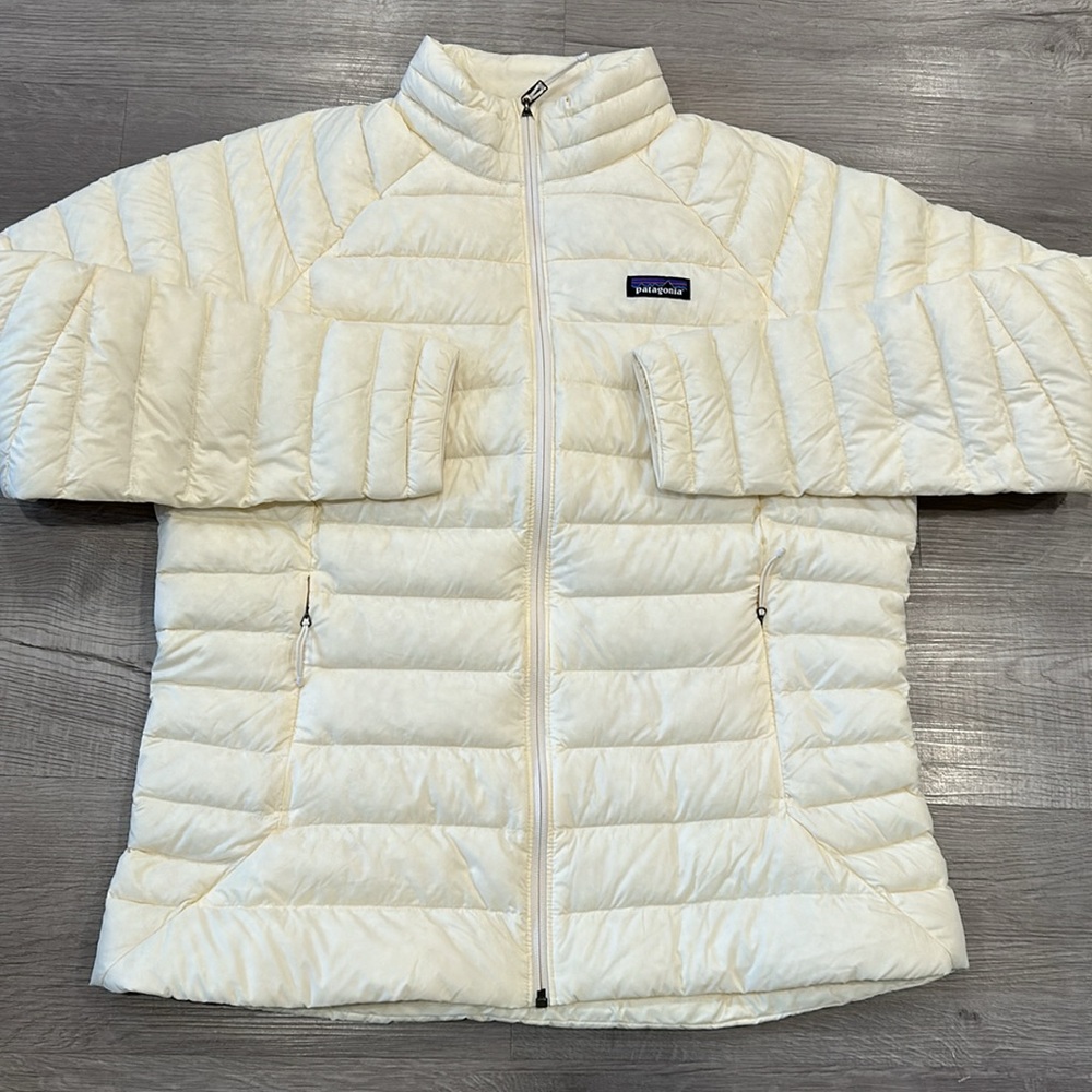 PATAGONIA | Women's Down Jacket - Picture 9 of 9